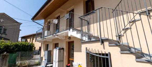 2 bedrooms House in Avigliana, Italy No. 90072 4