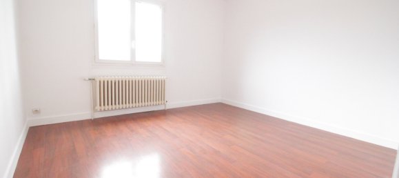 2 bedrooms Apartment in Monnaie, France No. 50242 5