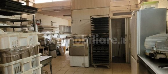 2-Zimmer Gewerbliche Immobilie in Rho, Italy, Nr. 160732 9