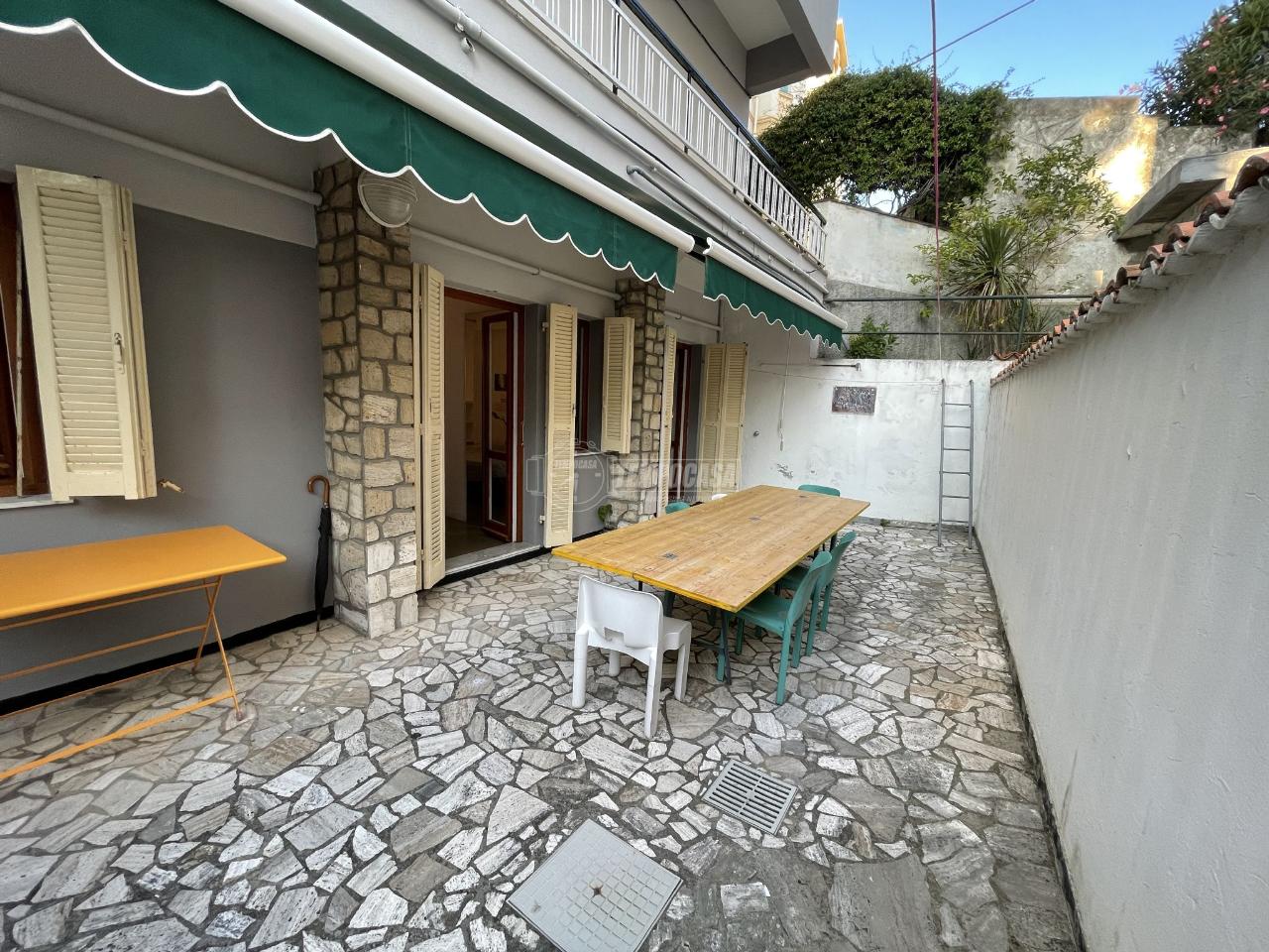 Apartamento de 3 habitaciónes en Celle Ligure, Italy No. 7557