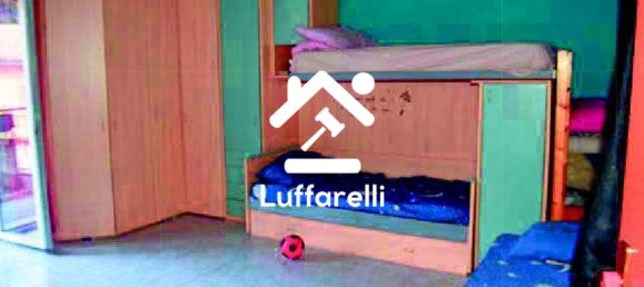 Квартира с 4 комнатами в Озио Сотто, Италия № 4875 7