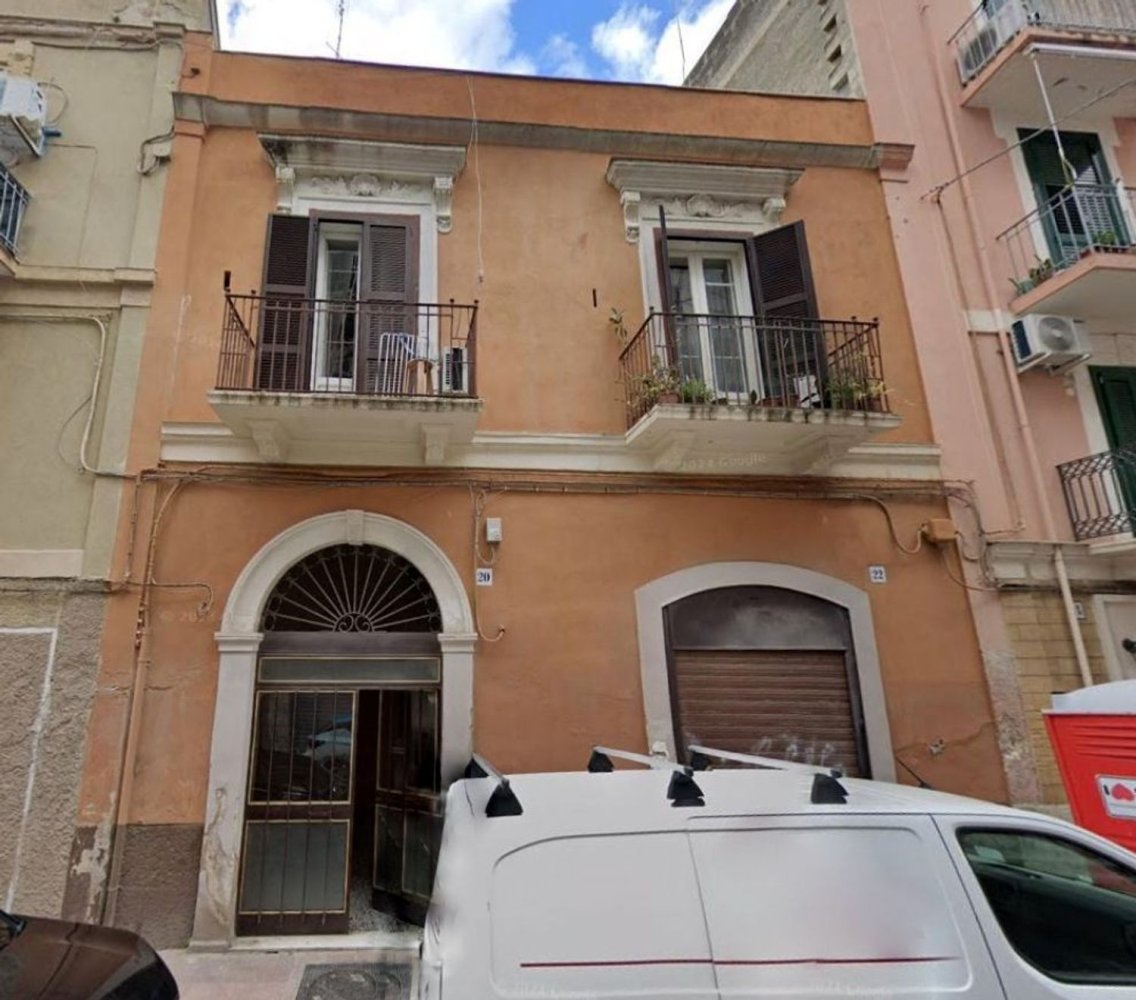 2 bedrooms Apartment in Bari, Italy No. 391140