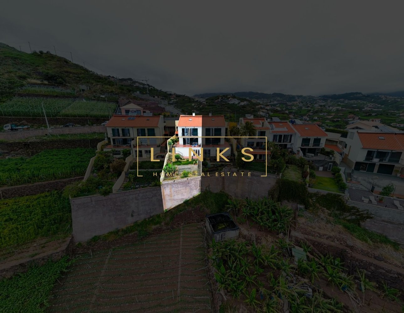 3 bedrooms House in Camara de Lobos, Portugal No. 200629