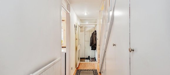 3 bedrooms Commercial property in Crawley, United Kingdom No. 6274 7