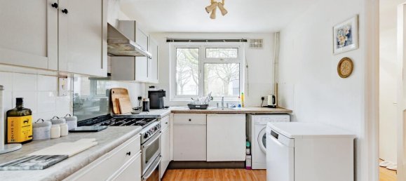 3 bedrooms Commercial property in Crawley, United Kingdom No. 6274 8