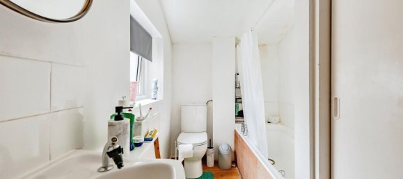 3 bedrooms Commercial property in Crawley, United Kingdom No. 6274 15