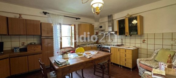 3 bedrooms Apartment in Figline e Incisa Valdarno, Italy No. 381584 3