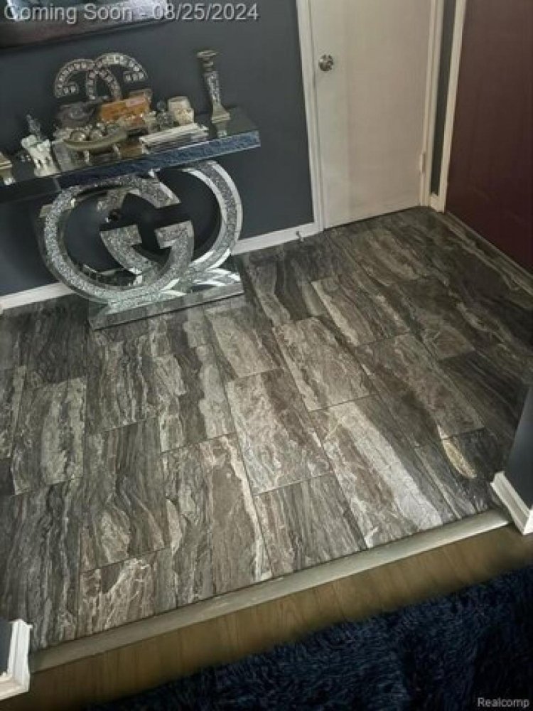 3 bedrooms House in Eastpointe, USA No. 383435