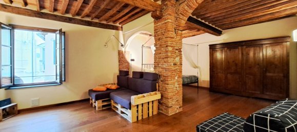 2 rooms Apartment in Lucca, Italy No. 82932 3