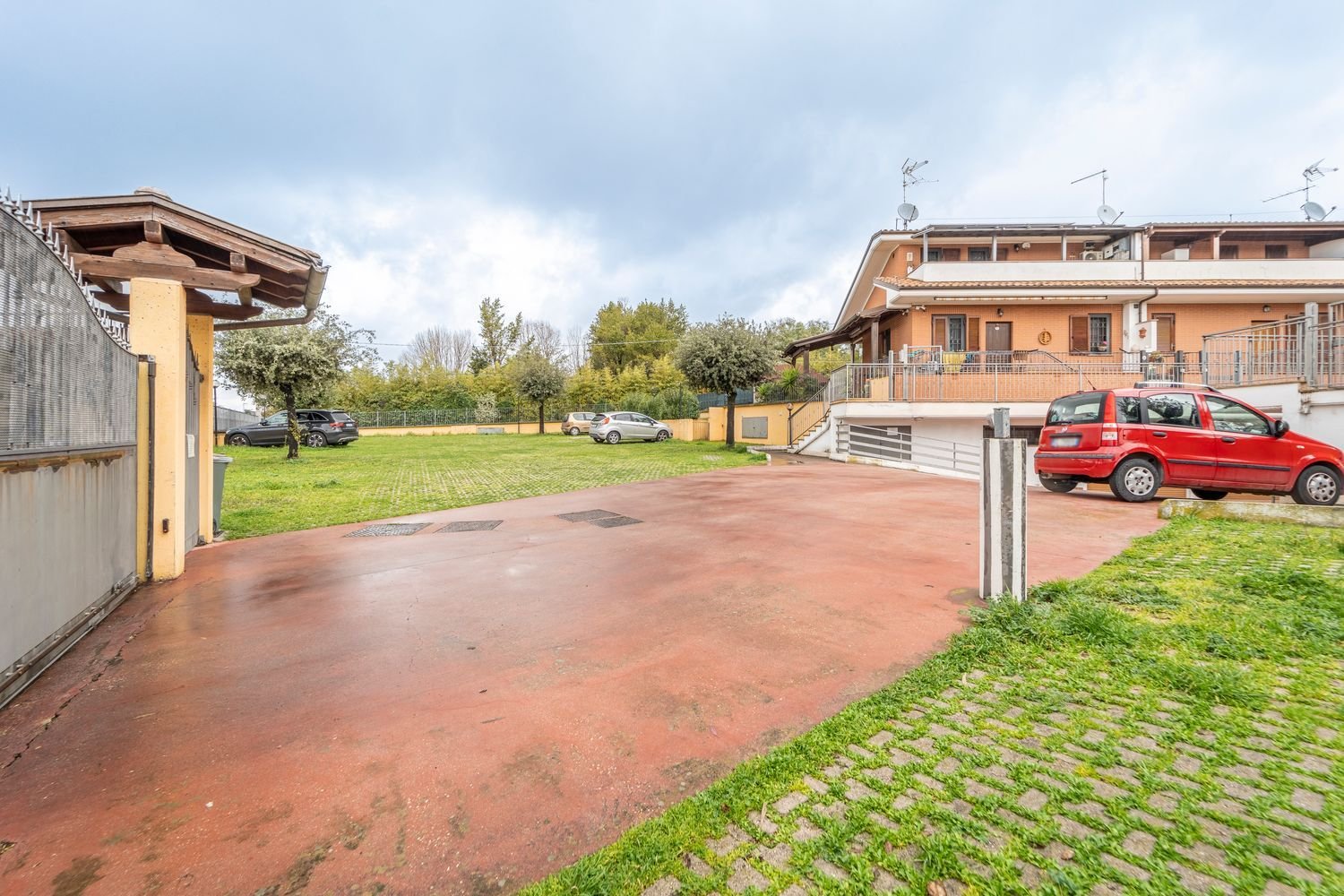 4 rooms House in Ciampino, Italy No. 17142