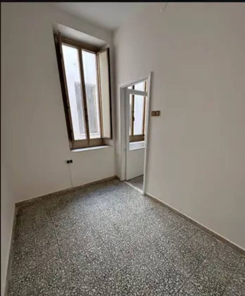 Apartamento de 6 divisões em Augusta, Italy N.º 43271
