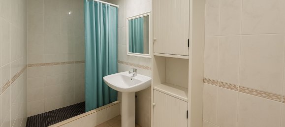 3 bedrooms Apartment in Alicante, Spain No. 190029 5