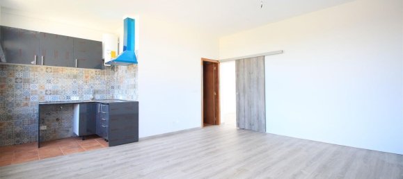 66m² Commercial property in Torres Vedras, Portugal No. 95560 4