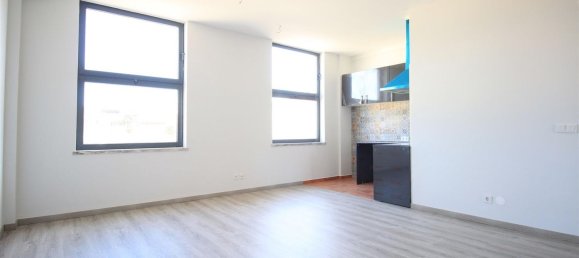 66m² Commercial property in Torres Vedras, Portugal No. 95560 5