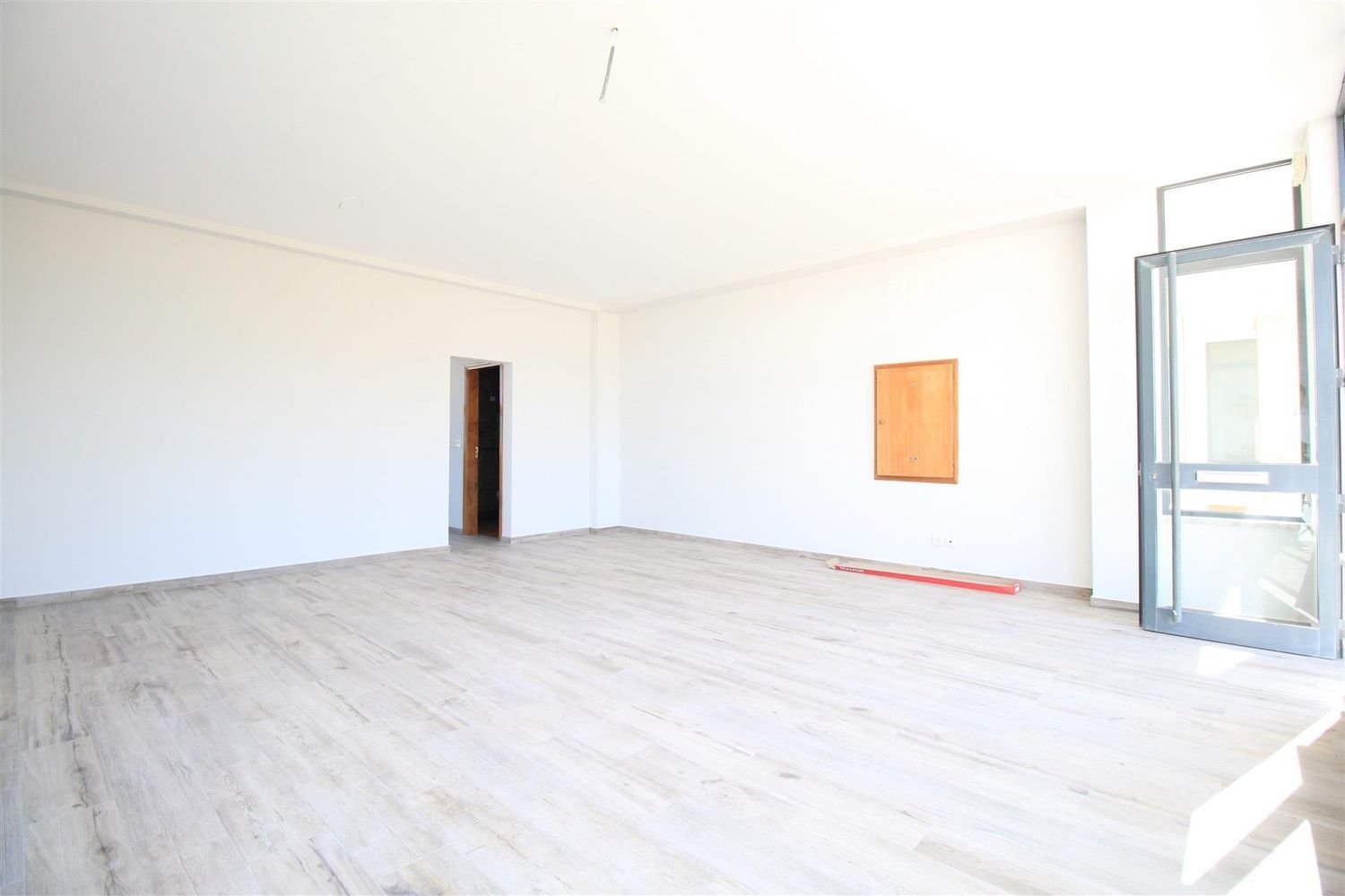 66m² Commercial property in Torres Vedras, Portugal No. 95560