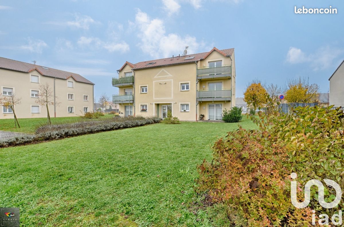 4-salle Appartement à Tressange, France No. 156979