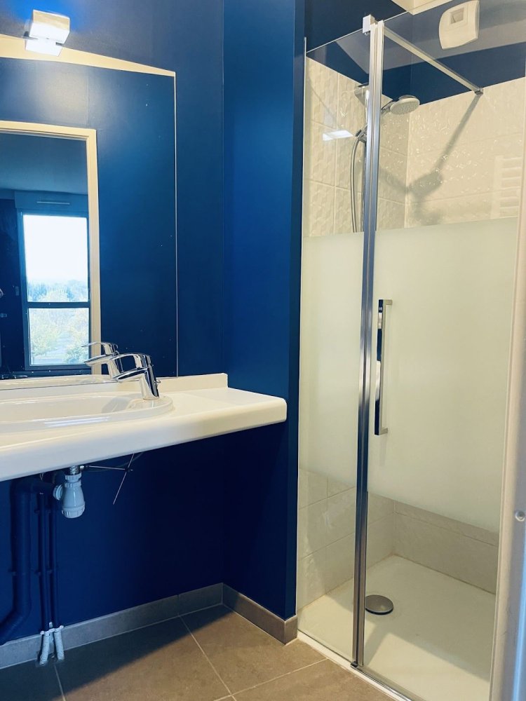 3 bedrooms Apartment in La Riche, France No. 211141