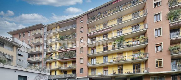 Квартира с 2 спальнями в Чинизелло Бальсамо, Италия № 316953 3