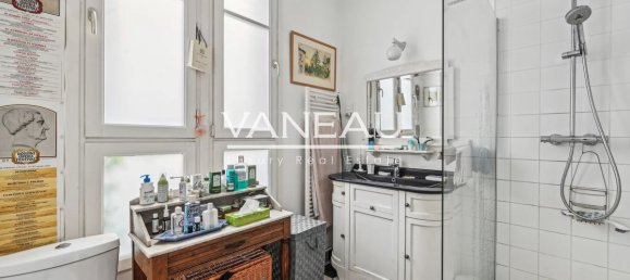 2 bedrooms Apartment in Paris, France No. 168425 9