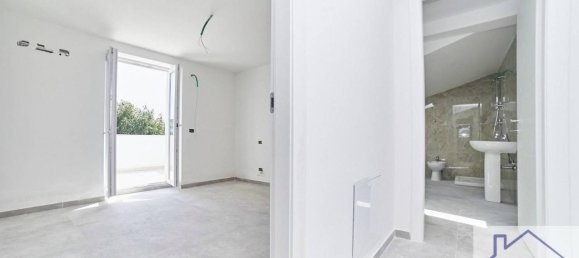 4 rooms Villa in Ciampino, Italy No. 24580 26