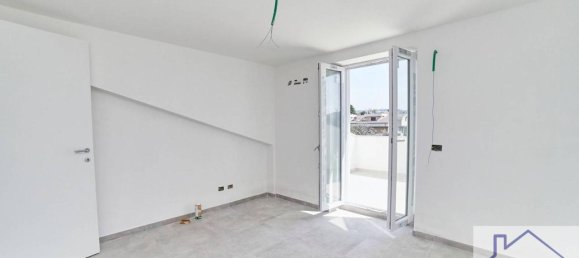 4 rooms Villa in Ciampino, Italy No. 24580 29