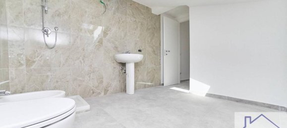 4 rooms Villa in Ciampino, Italy No. 24580 37