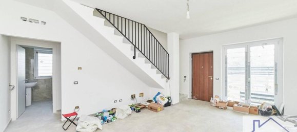 4 rooms Villa in Ciampino, Italy No. 24580 7