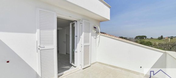 4 rooms Villa in Ciampino, Italy No. 24580 32