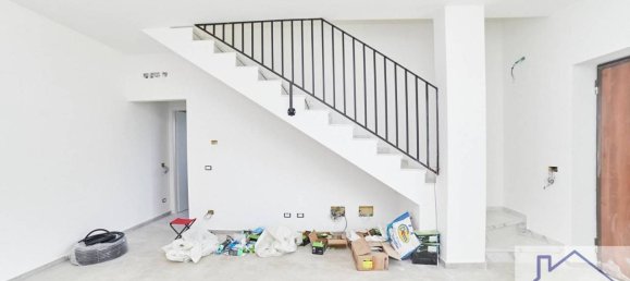 4 rooms Villa in Ciampino, Italy No. 24580 6