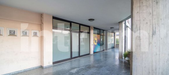 247m² Commercial property in Cassano Magnago, Italy No. 358638 11
