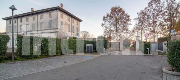 247m² Commercial property in Cassano Magnago, Italy No. 358638 5