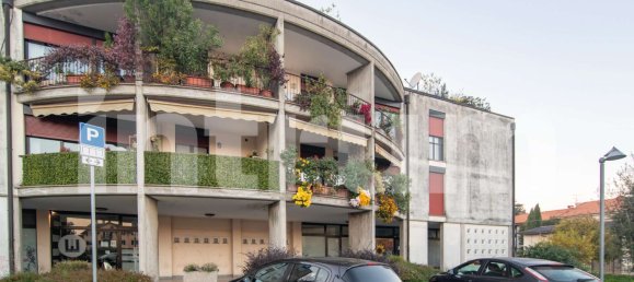 247m² Commercial property in Cassano Magnago, Italy No. 358638 13