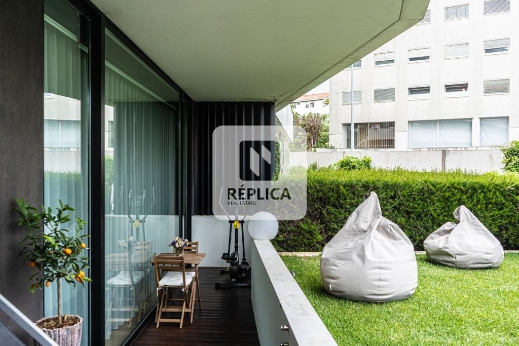 3 bedrooms Apartment in Porto, Portugal No. 132226