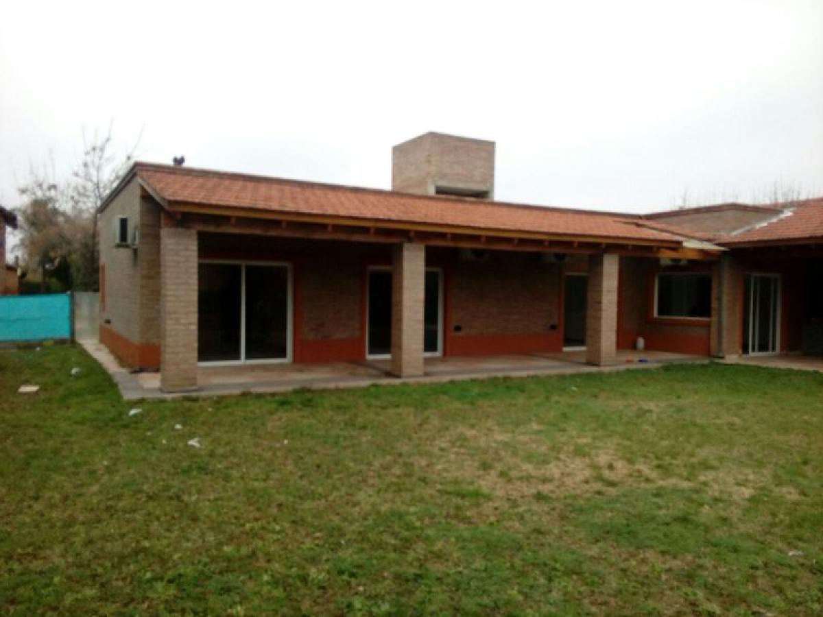 3 bedrooms House in Cordoba, Argentina No. 1266