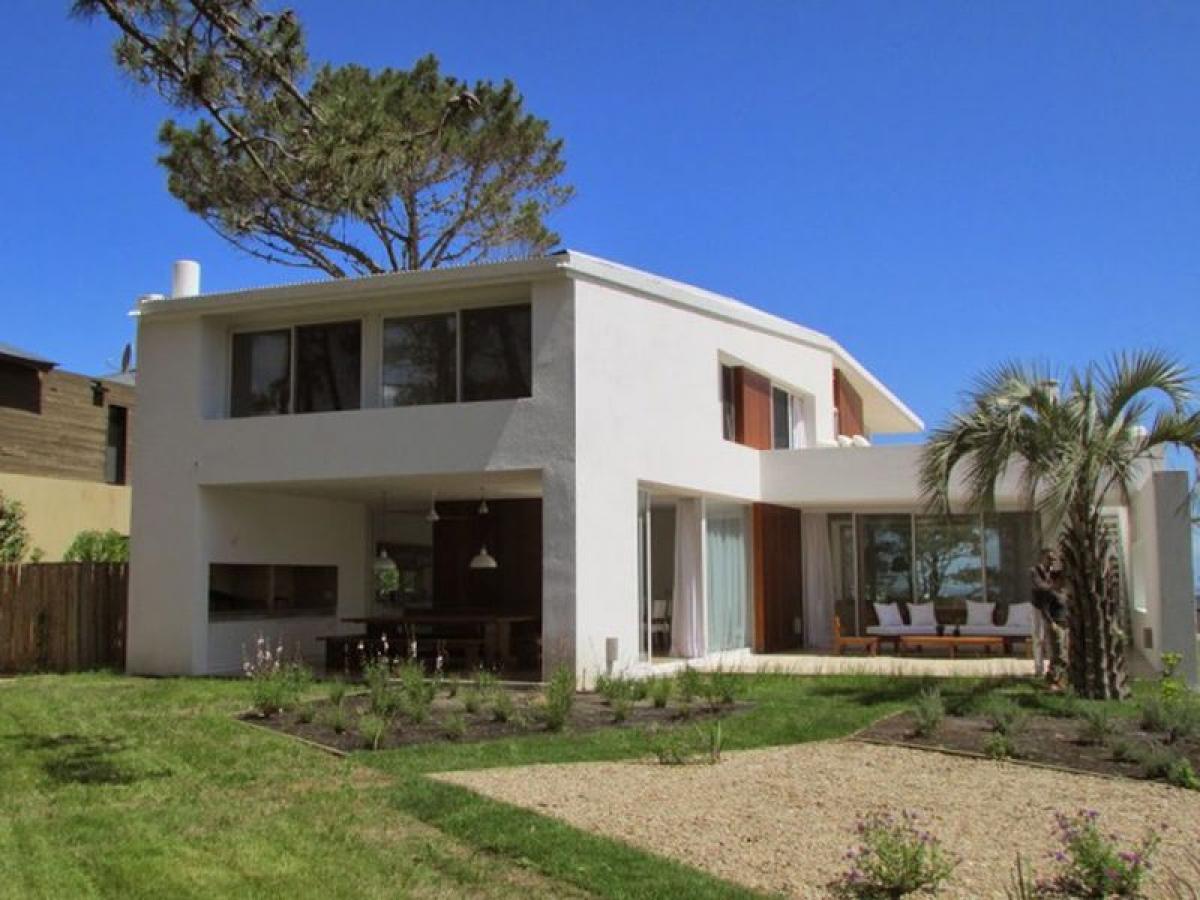 Дом с 5 спальнями в Мальдонадо, Уругвай № 3317