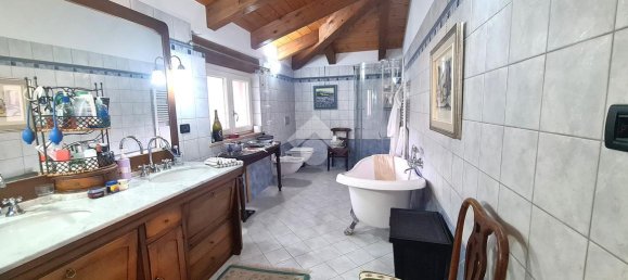 6 rooms Villa in Castellamonte, Italy No. 23616 9