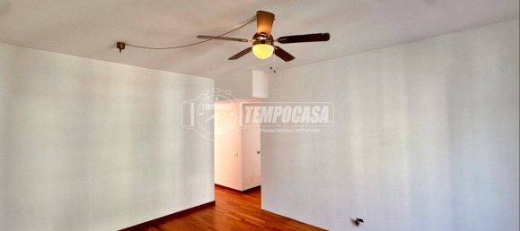 2 Schlafzimmer Wohnung in Milan, Italy, Nr. 304584 5