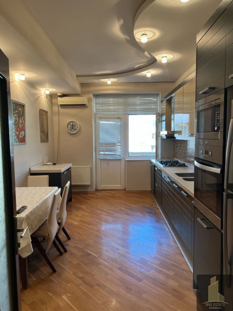 4 bedrooms Apartment in Khatay, Azerbaijan No. 1303