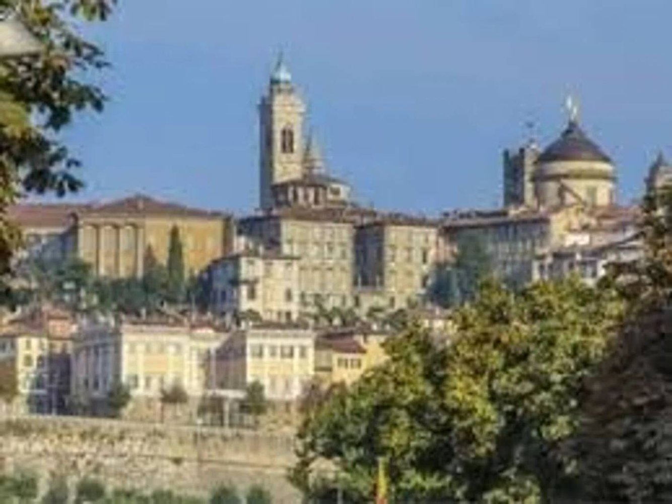 3 bedrooms Apartment in Cardano al Campo, Italy No. 384002