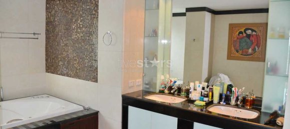 3 bedrooms Condo in Bangkok, Thailand No. 7569 8