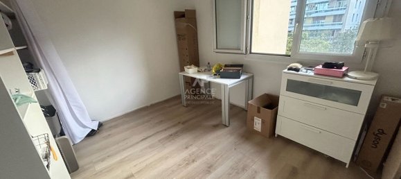 2 bedrooms Apartment in Poissy, France No. 133602 6