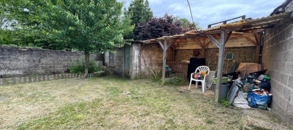 80m² Commercial property in Luynes, France No. 61132 8