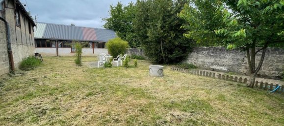 80m² Commercial property in Luynes, France No. 61132 2