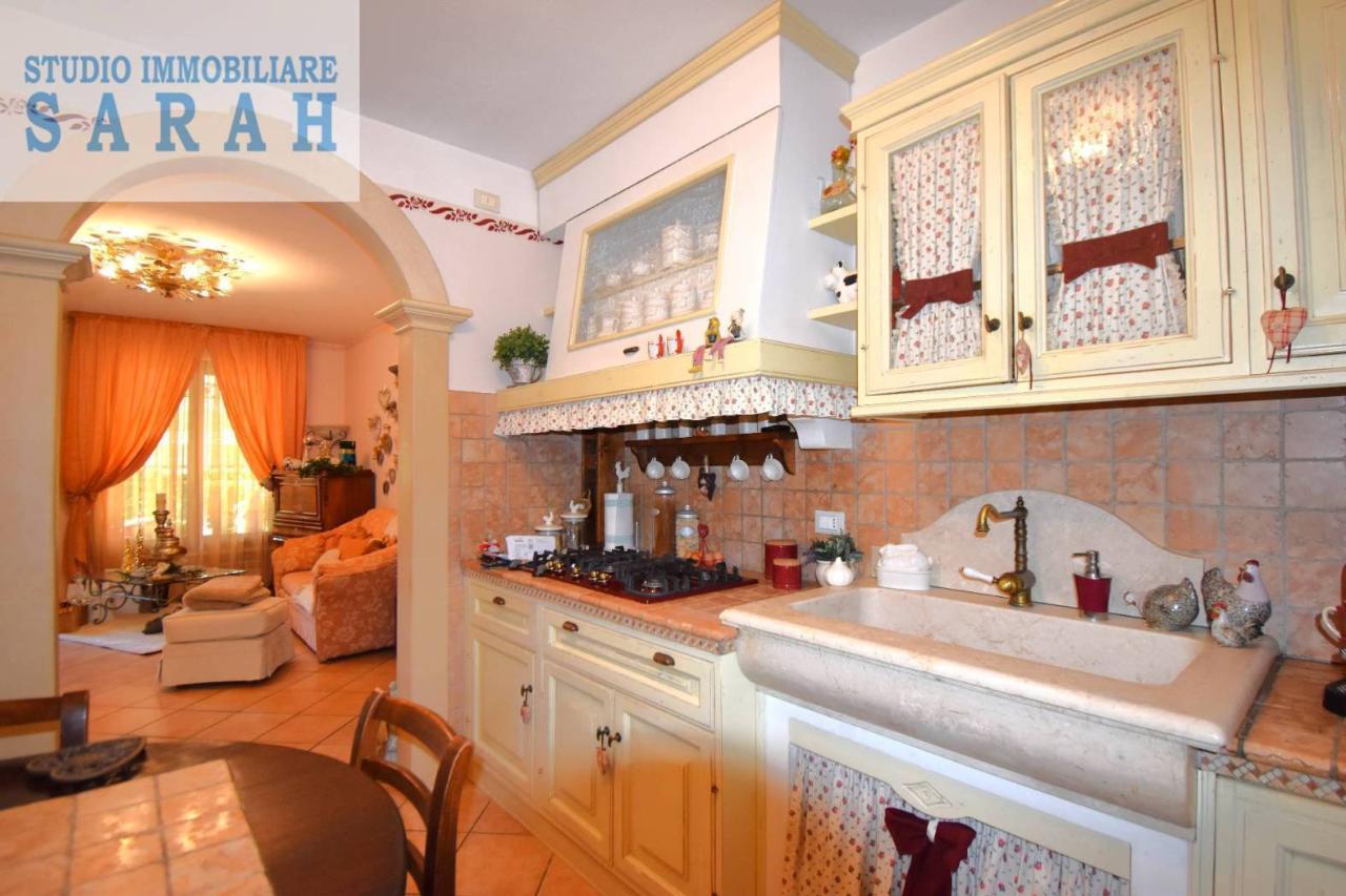 6-salle Maison à Viareggio, Italy No. 32705