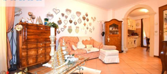 6-salle Maison à Viareggio, Italy No. 32705 7