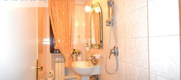 6-salle Maison à Viareggio, Italy No. 32705 33