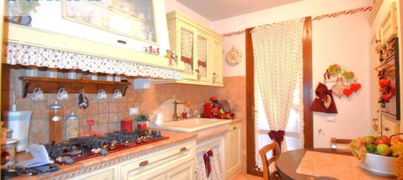 6-salle Maison à Viareggio, Italy No. 32705 11