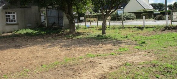 550m² Land in Guiclan, France No. 97074 4