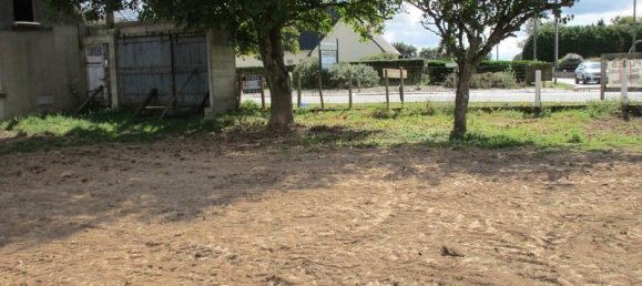 550m² Land in Guiclan, France No. 97074 5
