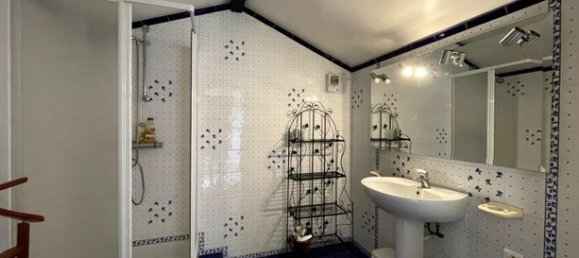 4 bedrooms House in Valence, France No. 363349 13